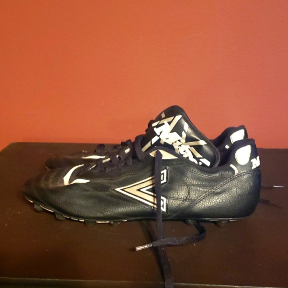 Mitre cleats